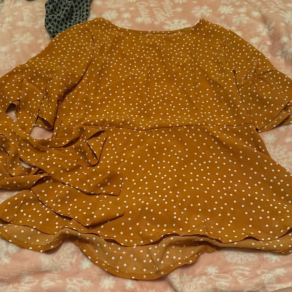 blouse with tie